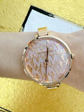 Michael Kors mk4679 Naia Rose Gold-Tone Logo Ladies Watch